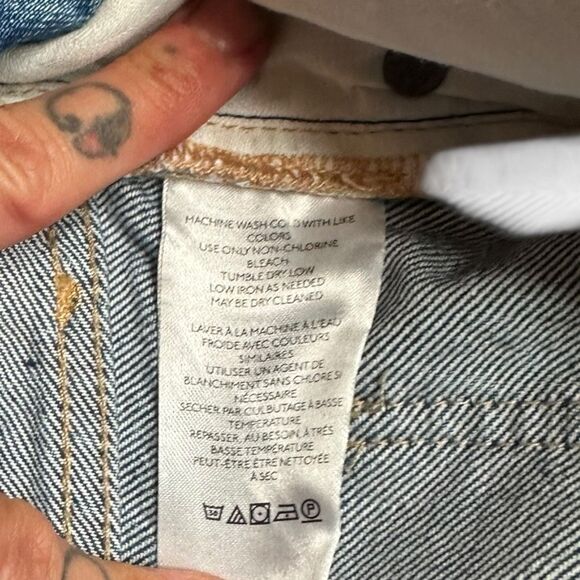 WE THE FREE Women’s Blue Distressed Good Times Relaxed Cutoff Denim Shorts Mid R - Picture 5 of 7